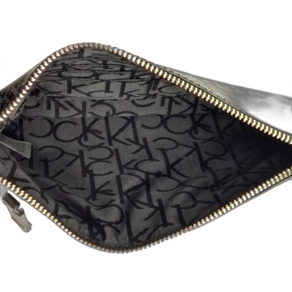 Calvin Klein Key Item Top Zip Monogram Wristlet Clutch Black/white - Picture 8 of 8